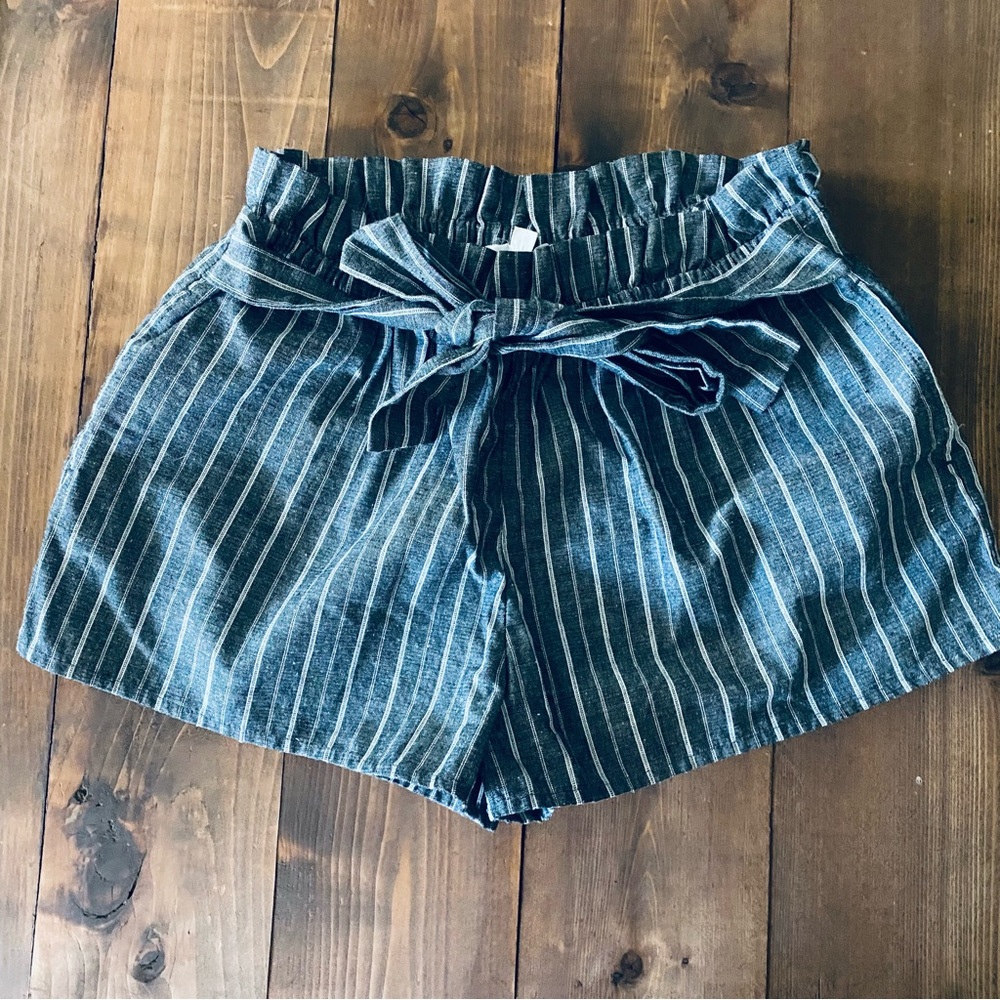 Love Tree gray striped tie shorts